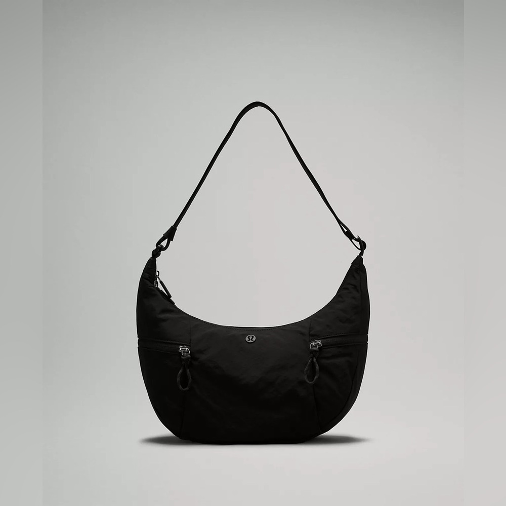 LuluLemon Slouchy Sling Bag 6L in Black - Picture 5 of 7